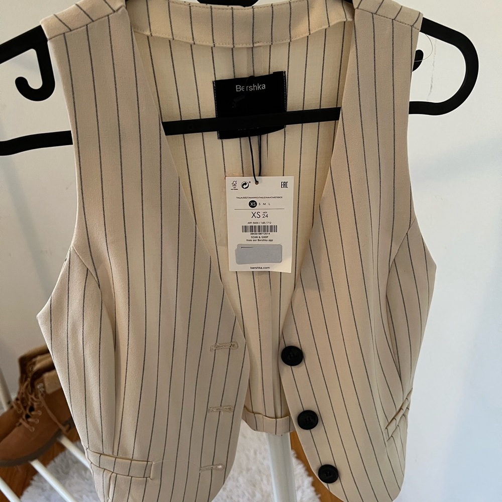 Bershka Vest in Ecru